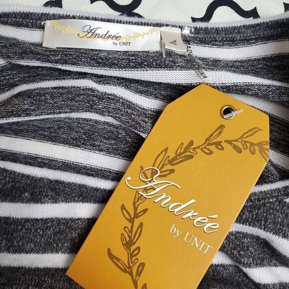 Andree by unit Large Stripe Black White Sweater - Picture 4 of 6